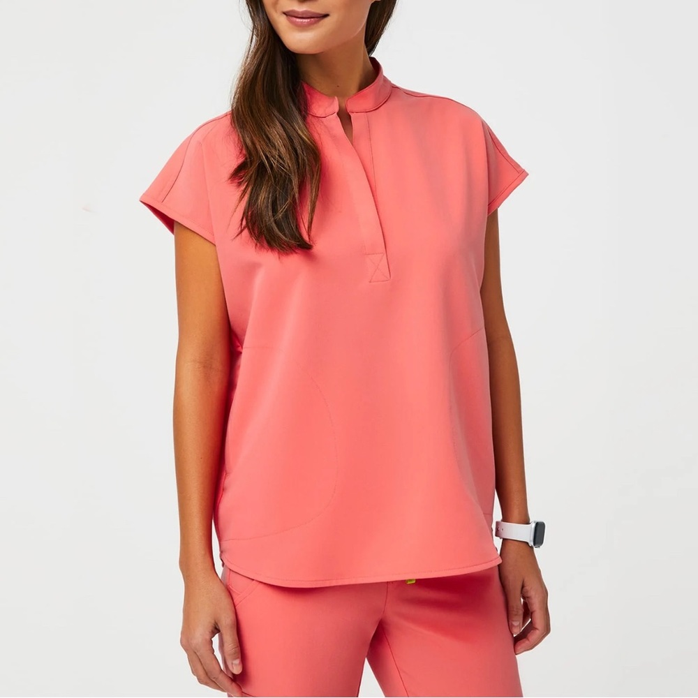 FIGS Women’s Hot Coral rafaela top and Hot Coral Zamora Joggers